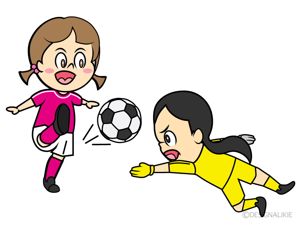 シュートする女子サッカー選手